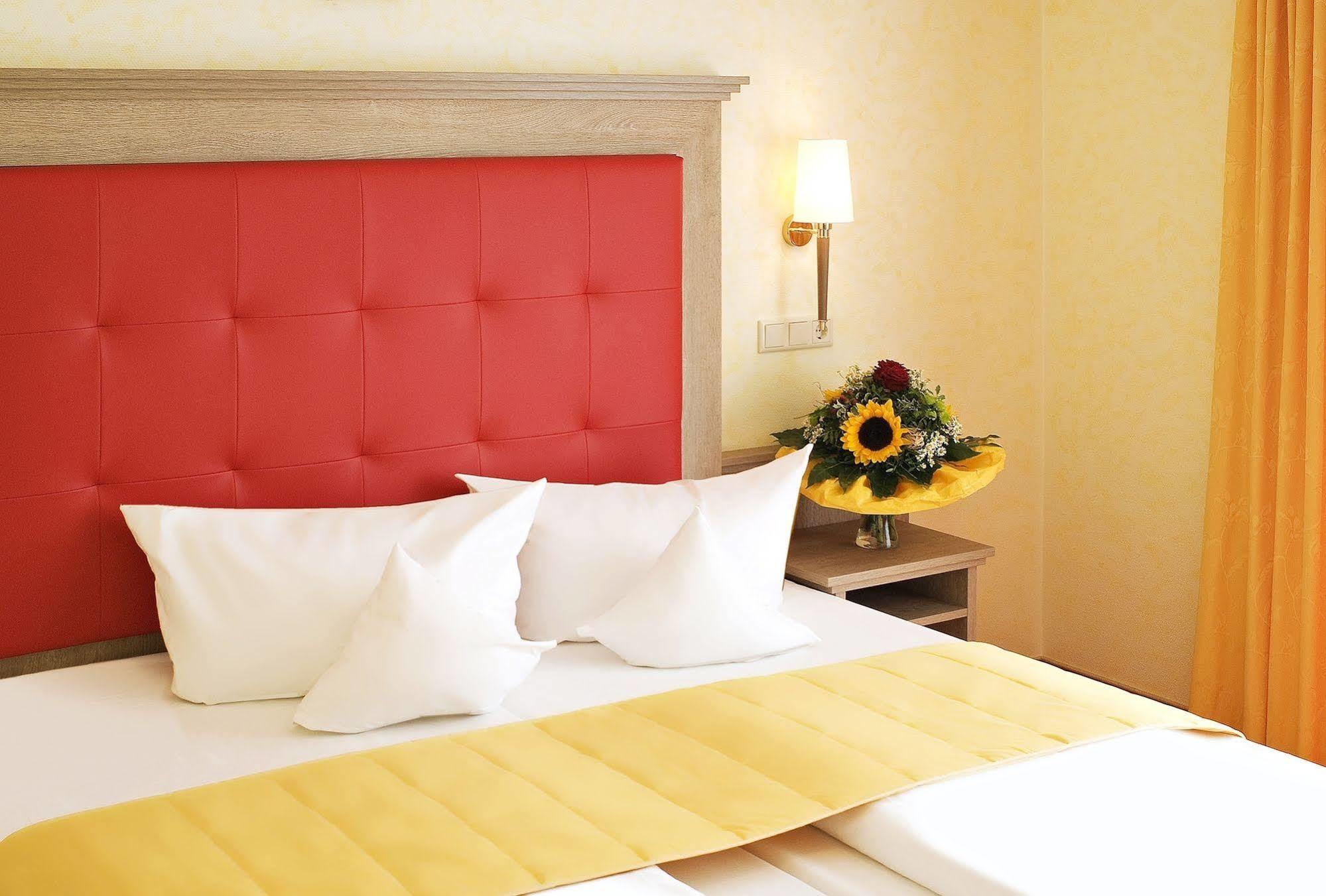 Hotel Wittelsbacher Hoeh Wurzburg Luaran gambar